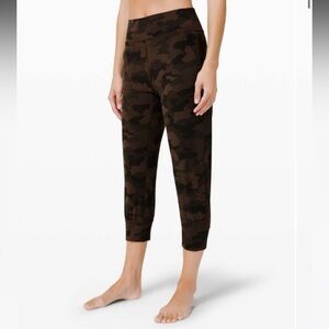 lululemon | Women's Align Jogger Crop 23" Inseam Size 6